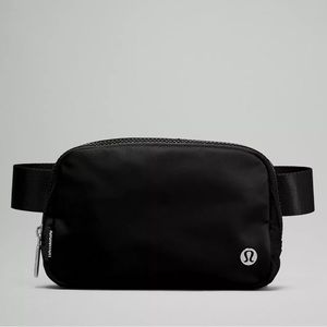 BRAND NEW LULULEMON Black Everywhere Belt Bag